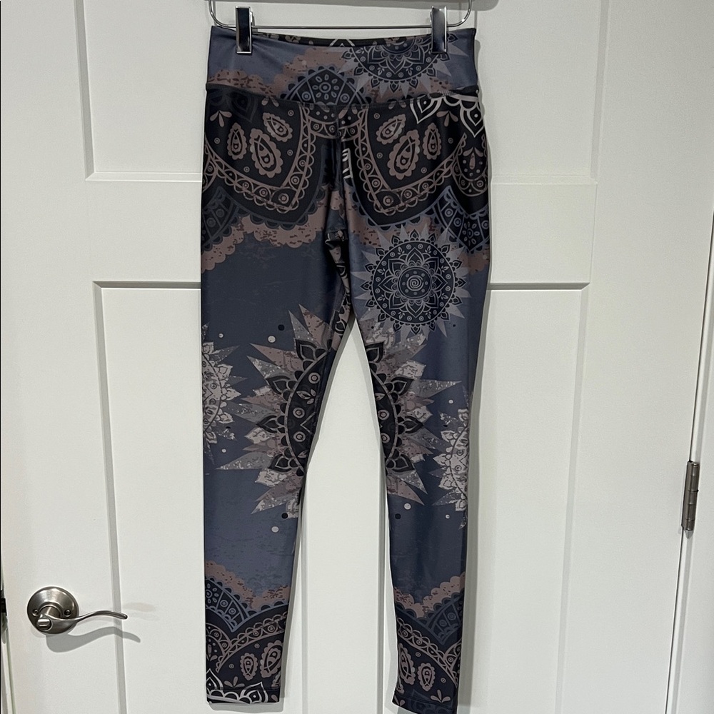 Niyama Sol Capri Mandala Leggings Sz S